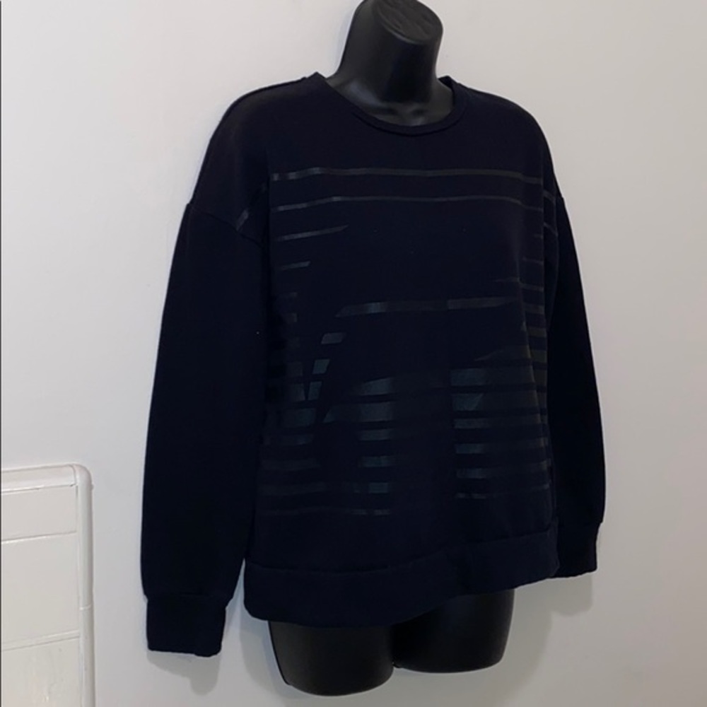 Women’s Fabletics Black Snowshoe Sweatshirt - Picture 5 of 8